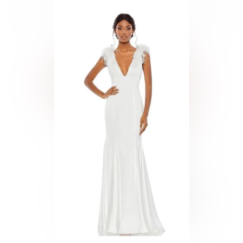 Mac Duggal White V-Neck Sleeveless Gown